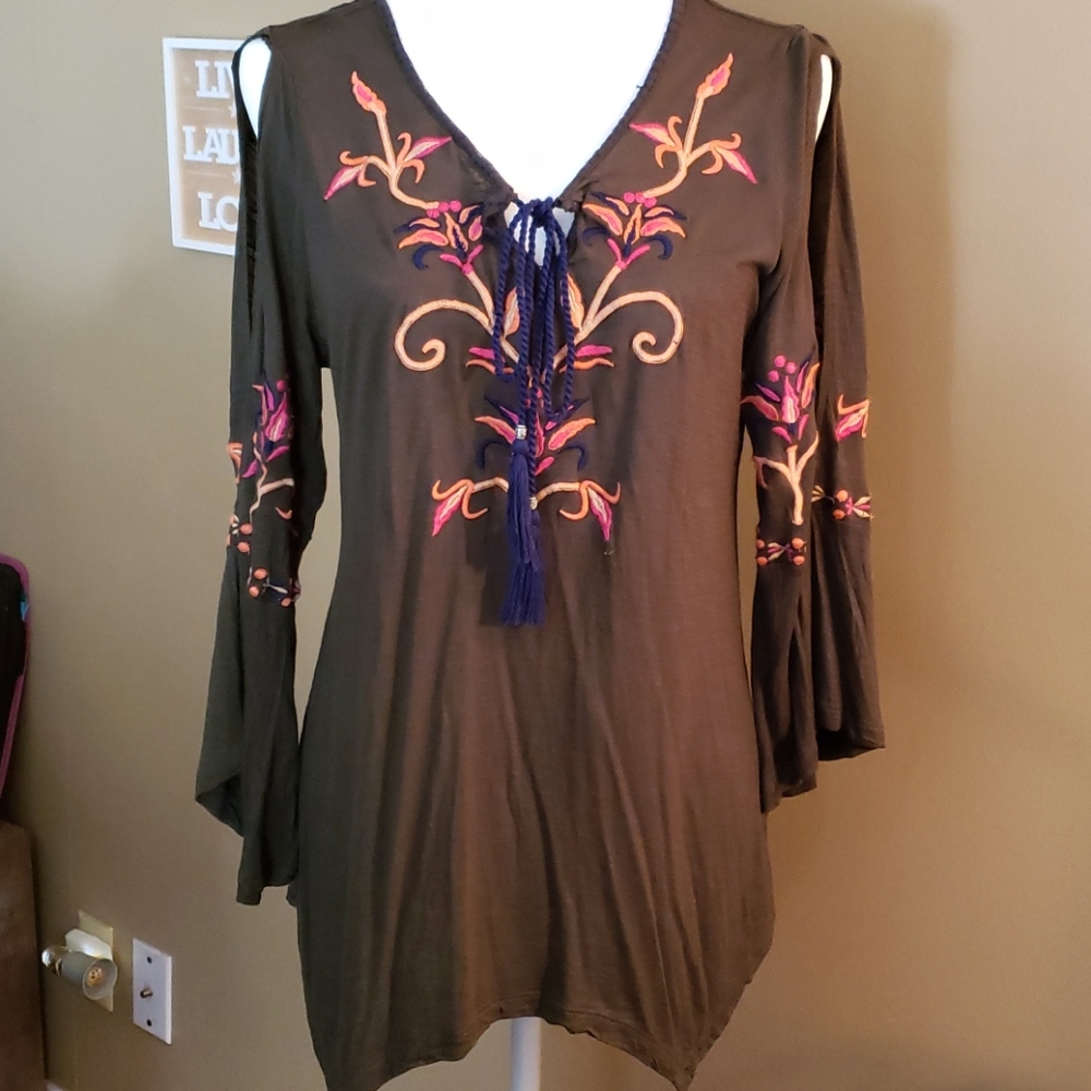 Relativity top, size M